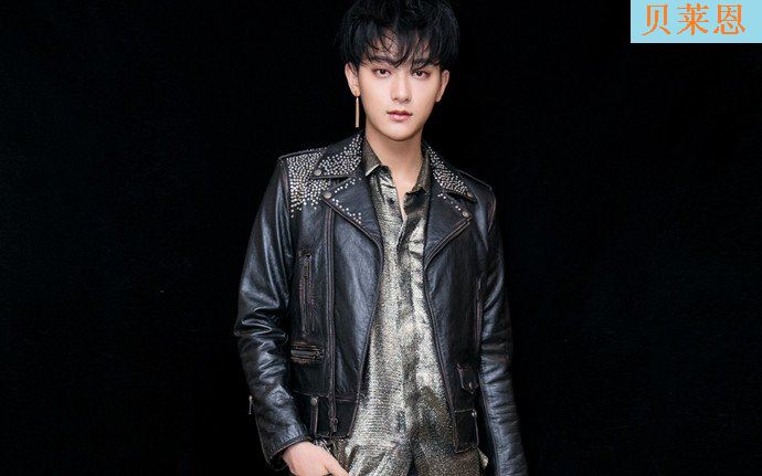 黄子韬直播称想谈恋爱 鹿晗竟影响了黄子韬? 黄子韬直播称想谈恋爱 鹿晗竟影响了黄子韬?