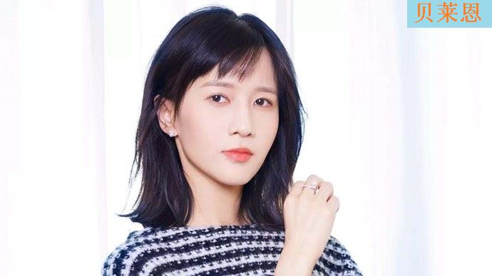 papi 酱: 一个集美貌与才华于一身的女子