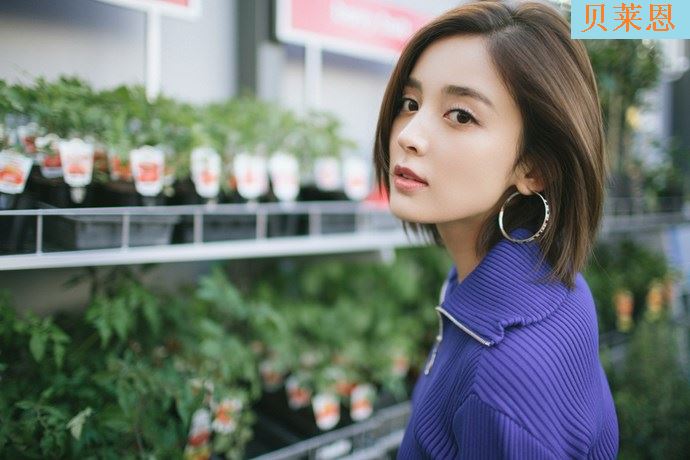 娜扎回应英语争议 某些明星连简单的一句英语都说不好？