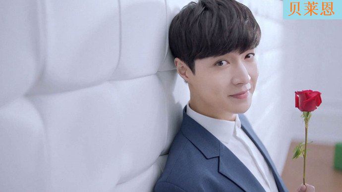 张艺兴抽烟无可厚非